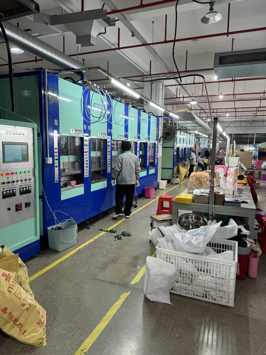 DINGMAO Shoe Assembly Line